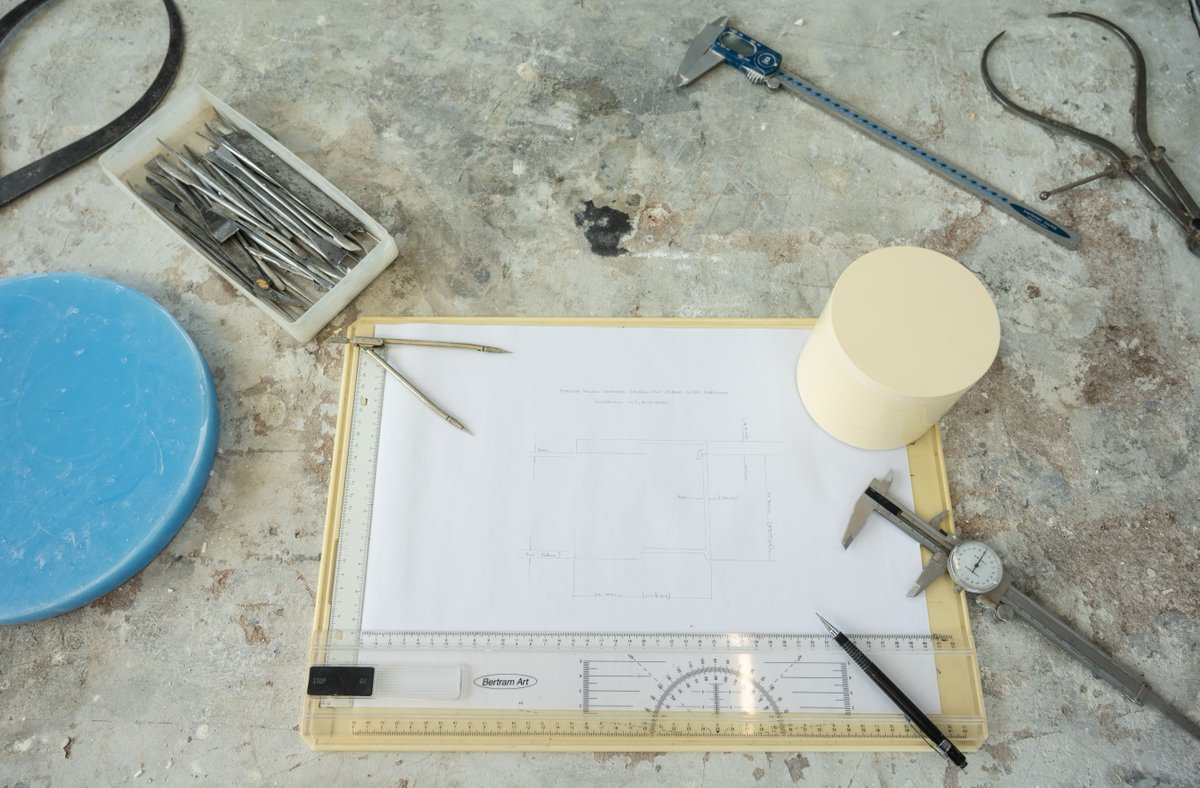 Being involved in every step of the business is really important to me.

Designing and working with world class potters to create my bespoke candle vessels has allowed me to immerse myself in the heritage and making of fine bone china and the rich history of this craft