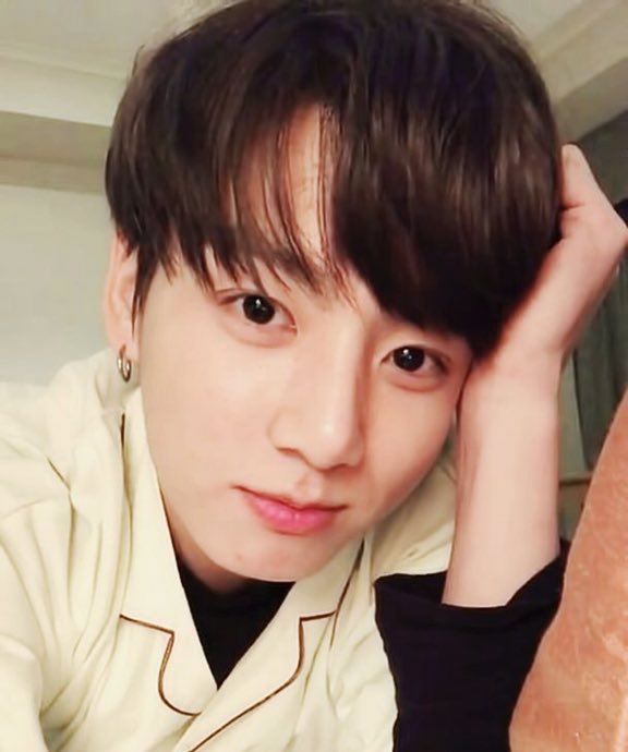 googieboop's tweet photo. “hi baby i know it’s late i just miss you so much” https://t.co/IM9atHhjYy