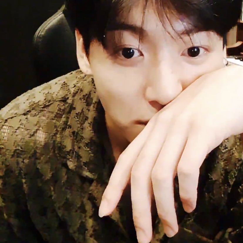 googieboop's tweet photo. “hi baby i know it’s late i just miss you so much” https://t.co/IM9atHhjYy
