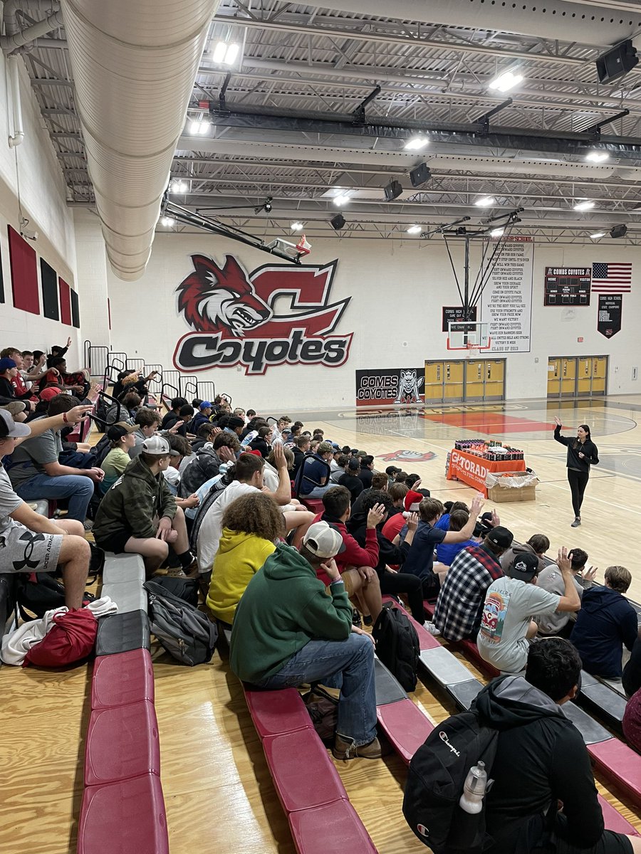 Larson_PE's tweet photo. Shout out to @Gatorade for coming in and speaking to our athletes about the importance of sports nutrition. 
👏 🐊 🐺 💪🏻 
@CombsBasketball @JOCombsUSD https://t.co/WMJ3MxQPtd