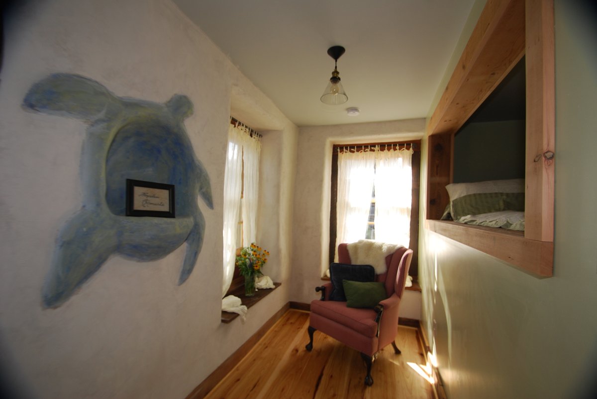 buildnaturally's tweet photo. #cozynooks come in all shapes & sizes
All create a small area, that is off of but connected to a larger space. #nooks satisfy our inner animal need for protection: where you #curlup & feel safe
#architectureexplained #whywelikethis #cozy #designitwell #tactilematerials #design https://t.co/TkAp5lpwSC