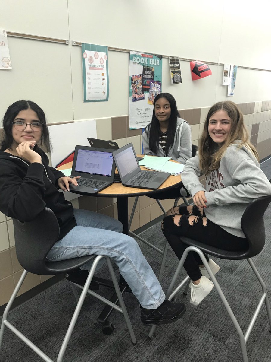 MsBeckettJ's tweet photo. They can find a reason to smile even when they're writing an essay comparing themes across history 😀
#12DaysTwitter #CougarsLearn https://t.co/A5slhAgHcT