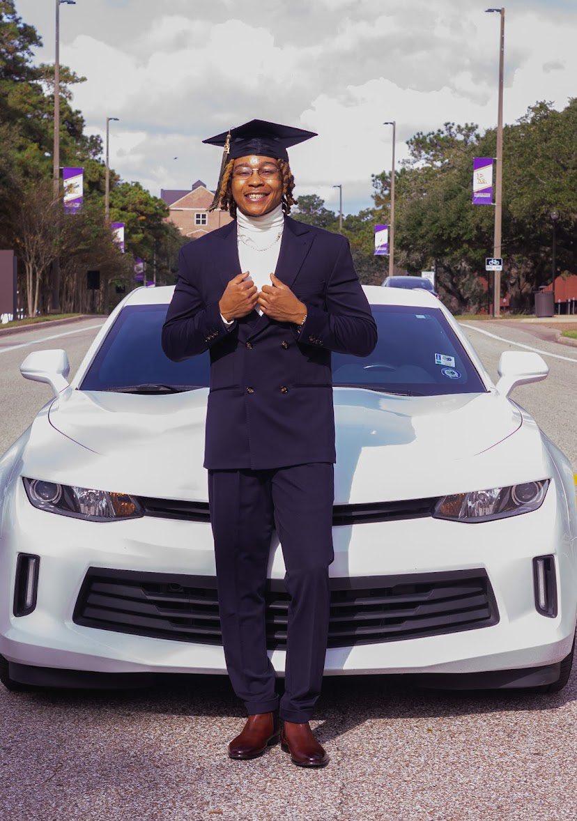 Geetheprodigy's tweet photo. “Raised my status &amp; broke all averages”    2 more days👨🏾‍🎓 #HBCUGrad https://t.co/k9ToUWNVXn