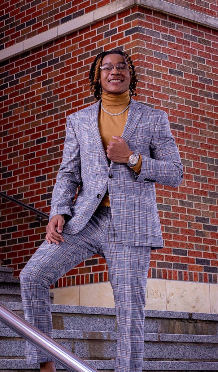 Geetheprodigy's tweet photo. “Raised my status &amp; broke all averages”    2 more days👨🏾‍🎓 #HBCUGrad https://t.co/k9ToUWNVXn