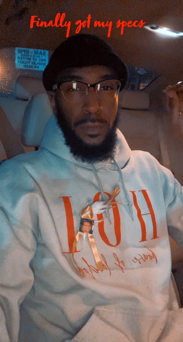 InkdUpPapi69's tweet image. Back to wear glasses 👨🏾‍🏫