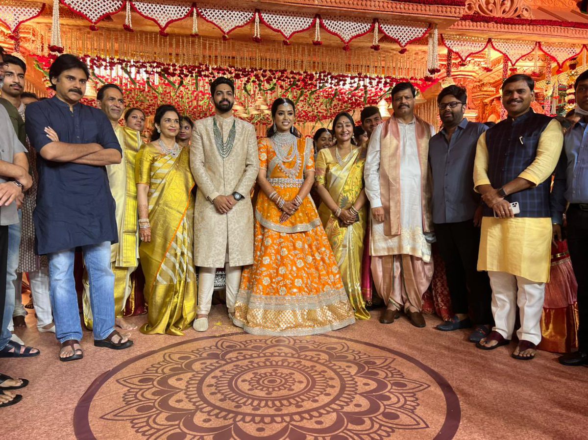 SVishnuReddy's tweet photo. Some more glimpses from the wedding function.
Janasena president &amp; renowned Superstar Shri @PawanKalyan ji also attended the function. 

@MVenkaiahNaidu @vardhan08 @JanaSenaParty https://t.co/PrZkitSDoE
