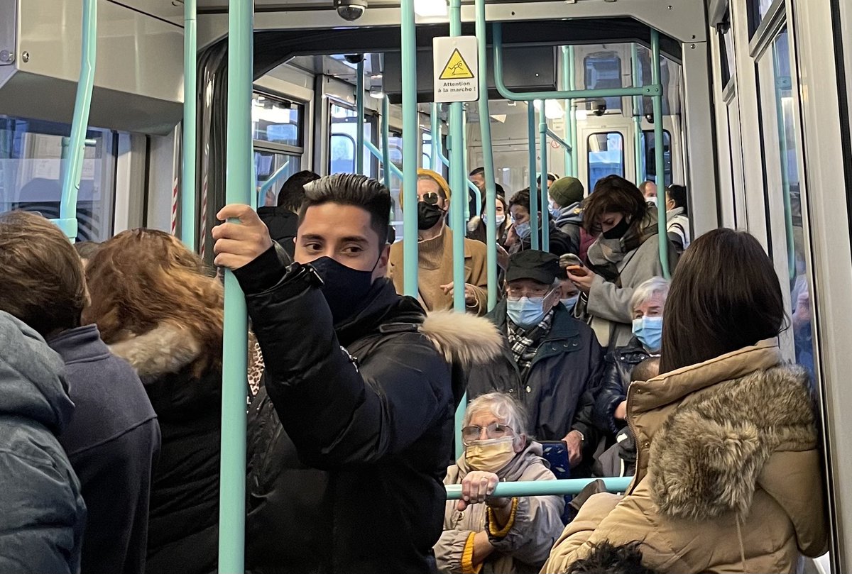 NotIlanCohen's tweet image. Marche de Noël: personne ne rentre sans pass covid!

Le tram:

@alain_berset #swisscovid #covidfail #CovidPlanB