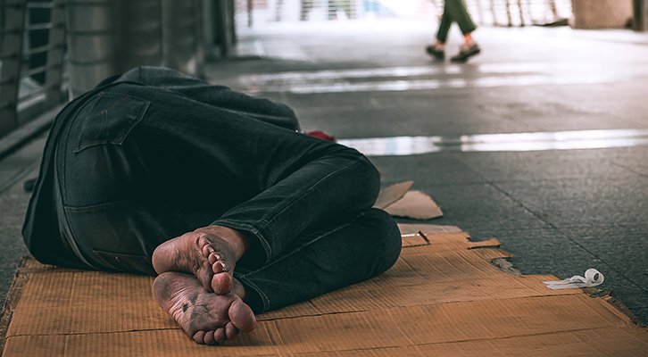 Korrektheiten's tweet photo. Wochenblick: #Allgemein #3GRegeln Ohne 3G erfrieren: Obdachlose von Bahnsteig verbannt: In Berlin wird jetzt besonders hart durchgegriffen. Allerdings nicht gegen kriminelle Clans oder Drogendealer in diversen Stadtparks, sondern gegen jene, die es aus… https://t.co/iZ3igBUUWa https://t.co/xUTxW14aNU
