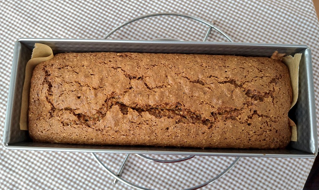 BakingCooking's tweet image. Coffee and cake time 👩🏻‍🍳🎂🥕🍰🥕🎂🥕🍰☕🍵🫖 #homemade carrot loaf cake with icing ❄️⛄🍵☕ #CoffeeTime #teatime #cake #carrot #cakes #baking #homebaking #homecooking #cooking #teaandcake #dessert #deliciousfood #delicious #Foodie #Food #treatyourself