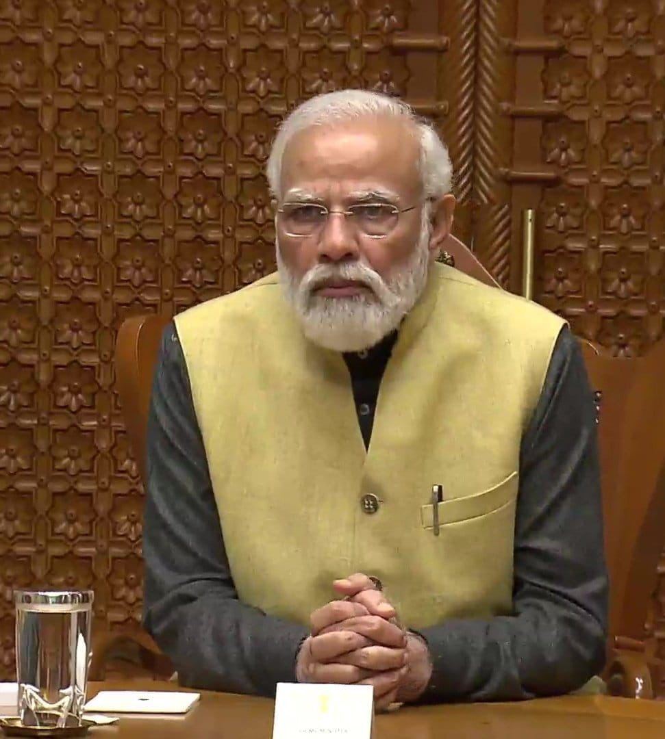 skrishar's tweet photo. The weight of the world on his shoulders &amp; the confidants sharing his burden decreasing, we should support him in these dark days that our country is going through. The nation has lost a lot &amp; only determination, unity will see us through

#BipinRawat
#VeerVanakkam
#VeeraVannakam https://t.co/8wRa3r3fE6