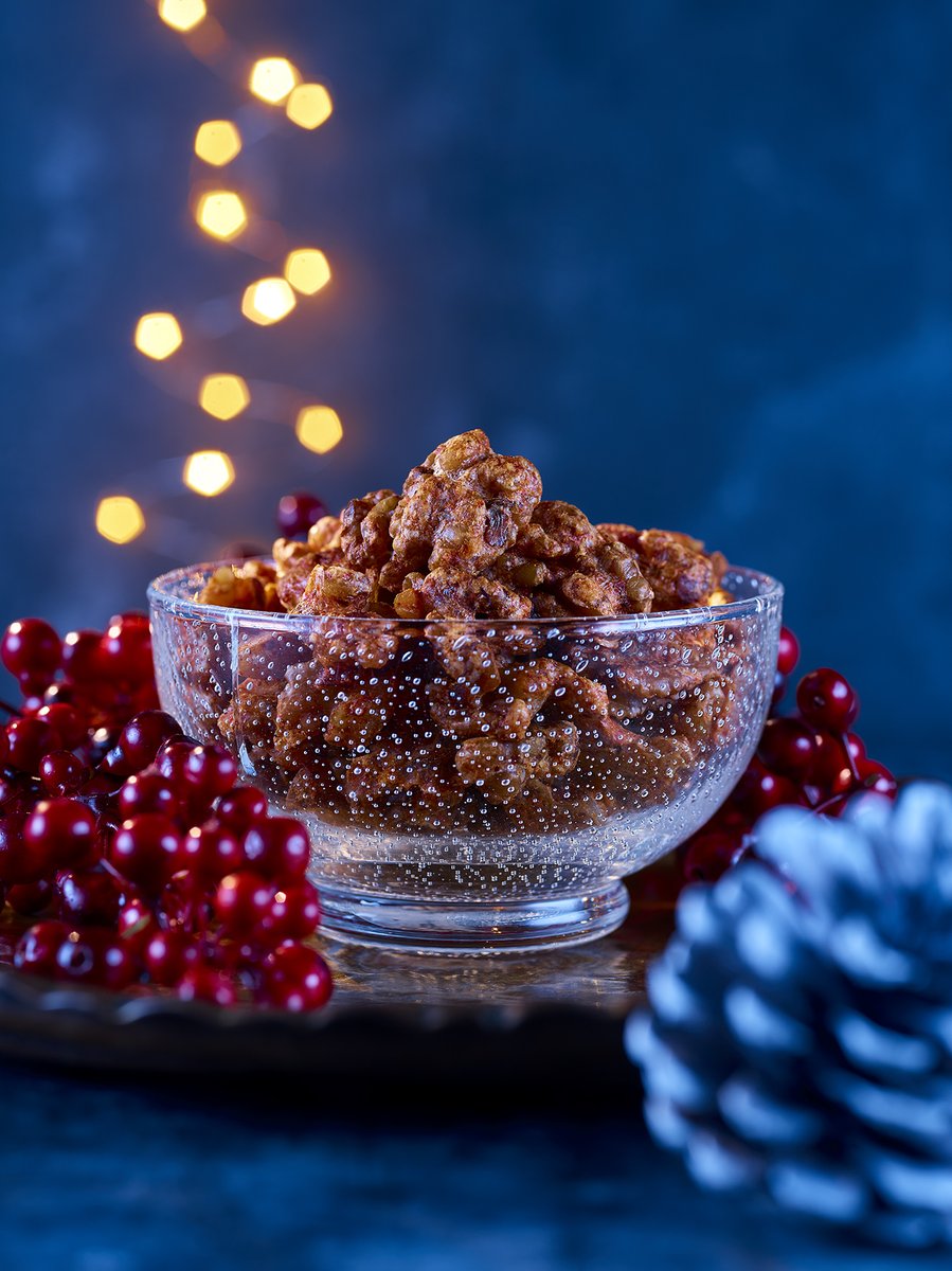 Walnuts_UK's tweet photo. For a quick and easy festive snack that takes minutes to prepare, try Christmas Coated Walnuts. A mild spicy mix of paprika, Parmesan and salt.

https://t.co/V0SFMNZ7O0 

#ChristmasCracked https://t.co/yZsjUDgZWc