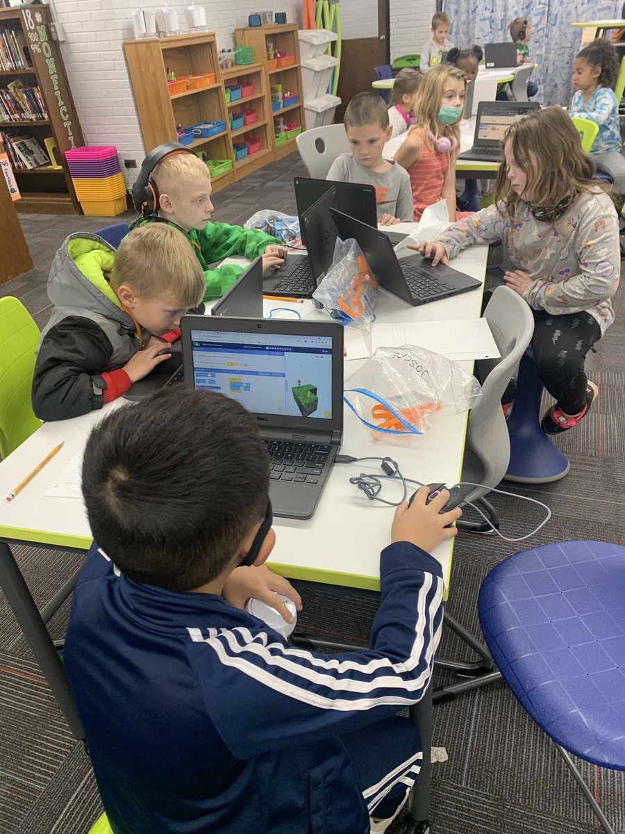 CandaceStyers's tweet photo. Thank you @dottieroseLLC for hosting today’s StateWide Coding Event! Tuttle Elementary 1st grade loved it! #IamCS #HourOfCode #HourofCode2021 https://t.co/GFJINs1vE2