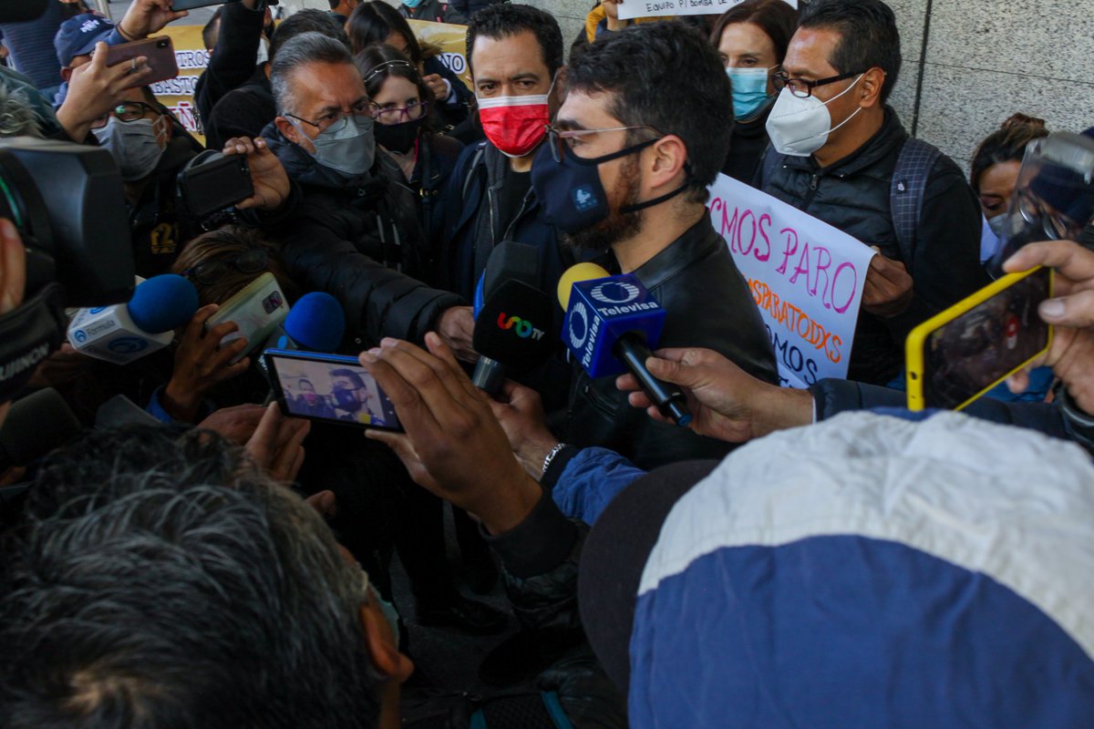 NosotrxsMX's tweet photo. Esta semana, desde @NosotrxsMX nos sumamos a la protesta pacífica #ACmosParo para exigir el abasto de medicamentos para pacientes con cáncer. 

Es URGENTE que este problema se atienda y resuelva. 

👉🏽 Ayúdanos reportando la falta de tu medicamento en https://t.co/lkResjEmIG https://t.co/lMmk7mdD1E