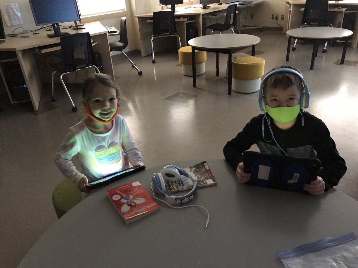 CoachPeteNL's tweet image. Learning about @kodable during TLT with some Gr.1 students @paradiseelem @NLESDCA @nltatesic #HourofCode #CodeWithTESIC