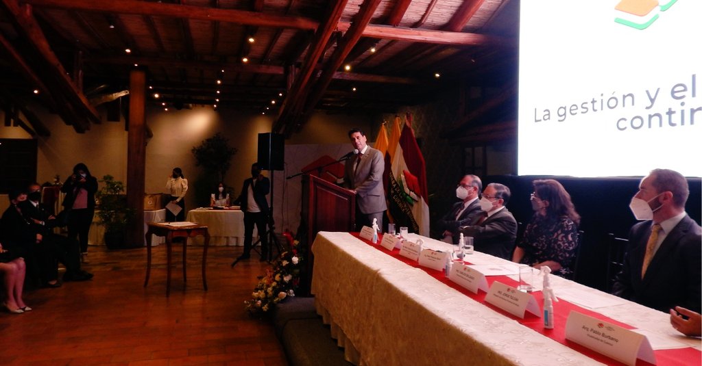 camaraconscue's tweet photo. Luego del proceso electoral de noviembre pasado se procedió con la Posesión del Directorio para el período 2021-2023, de la Cámara de la Construcción de Cuenca.
García es la primera mujer que asumió esta dignidad en el año 2019. Ahora lo hace, con un nuevo Directorio. https://t.co/tCx9u9SpNQ