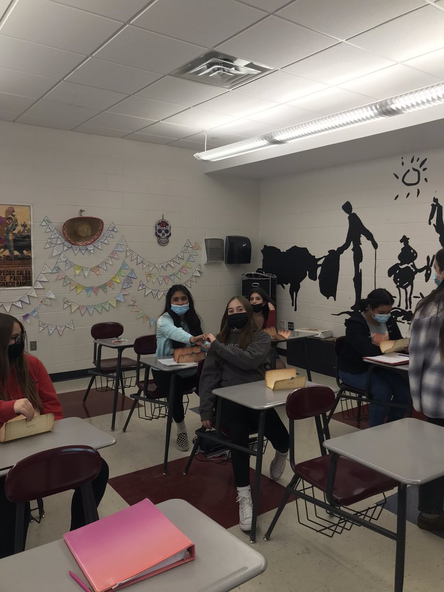 Spanish 1 students reading their pen pal letters from their “amigos” from the other class!  They are so excited to get their letters and read about their pen pals!!  We will do this periodically throughout the year until they reveal themselves!  #spanishteacherlife