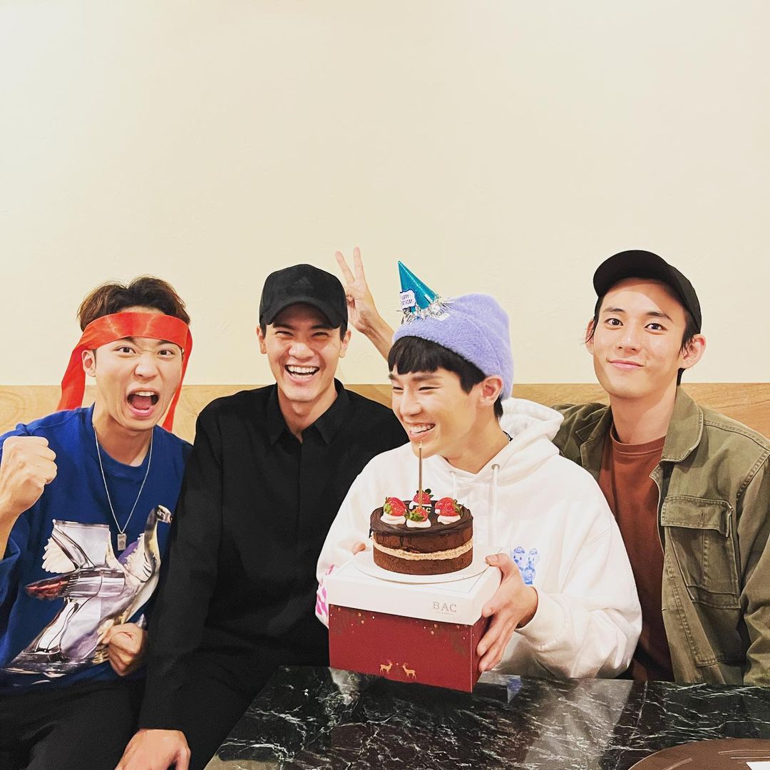 chrisjake_cp's tweet photo. Can you believe we got this lucky in 2021? 😭 Chris talking about miracles and we got them!!! #chriswu #jakehsu #kennychen #andybian #HIStory3圈套 #徐鈞浩  #吳承洋 #卞慶華 #陳廷軒 #HIStory3Trapped May there be many more miracles this month and in 2022!!! https://t.co/yRQSgJsm7F