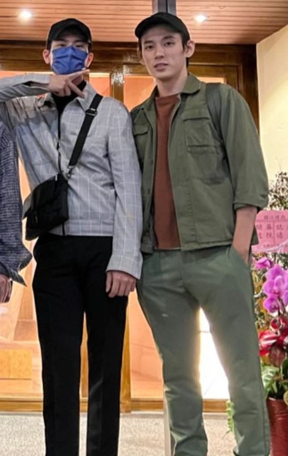 chrisjake_cp's tweet photo. Can you believe we got this lucky in 2021? 😭 Chris talking about miracles and we got them!!! #chriswu #jakehsu #kennychen #andybian #HIStory3圈套 #徐鈞浩  #吳承洋 #卞慶華 #陳廷軒 #HIStory3Trapped May there be many more miracles this month and in 2022!!! https://t.co/yRQSgJsm7F