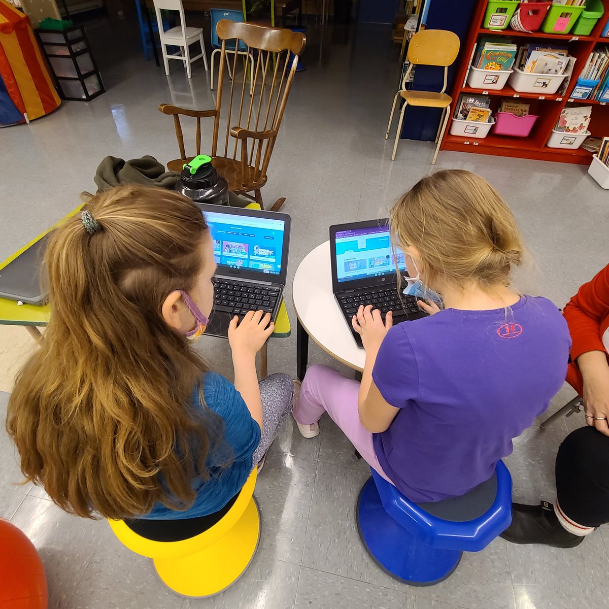 SMA_Mystic's tweet photo. Our elementary class is having great fun coding with Tynker and Ozobots today! ππ @NLESDCA @LaurenGregoryNL @nltatesic @mmelee5 @brilliant_labs #CodeWithTESIC #HourofCode2021 #HourOfCode #csedweek2021 #CSEdWeek https://t.co/CuNYa0jkzL