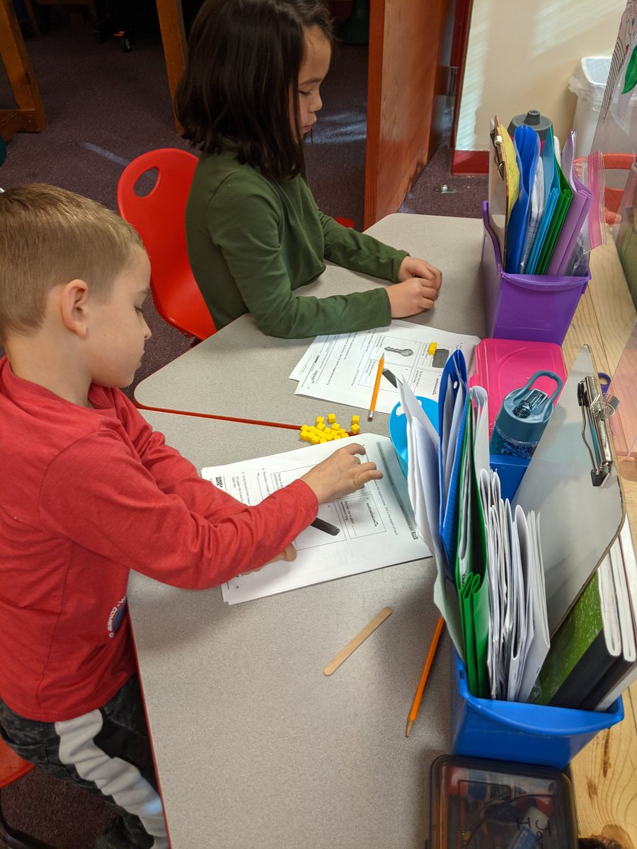 BaseMelinda's tweet photo. 1st grade measuring using centimeter cubes. No gaps. No overlaps #SGES323 https://t.co/7DYweL3cbH