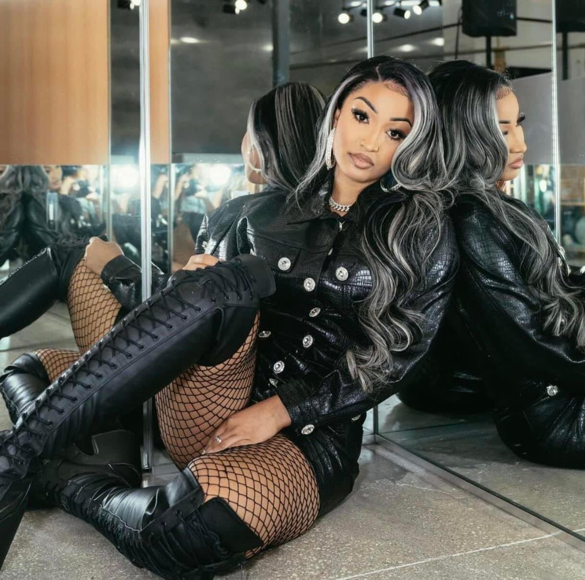Shenseea_'s tweet photo. Black on black 🖤 https://t.co/0yQHe0kQUz