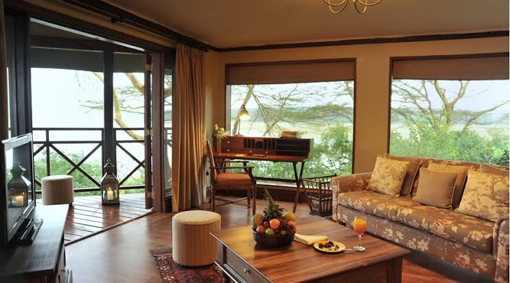 PerfectSafariz's tweet photo. Immaculately maintained tented upscale safari camp on the shores of Lake Elementaita.

#travelwithus #tourism #LuxuryTravel #safari #travelkenya https://t.co/Qgf77AJkjx