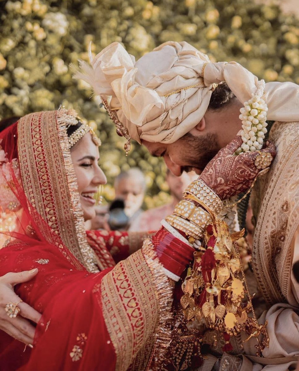 TheLastReview3's tweet photo. Here are VIC-KAT ❤️
#VicKat #vickatwedding #vickykatrina #vickykaushal #katrinakaif #katvick #katvicky https://t.co/dEem29XdIG