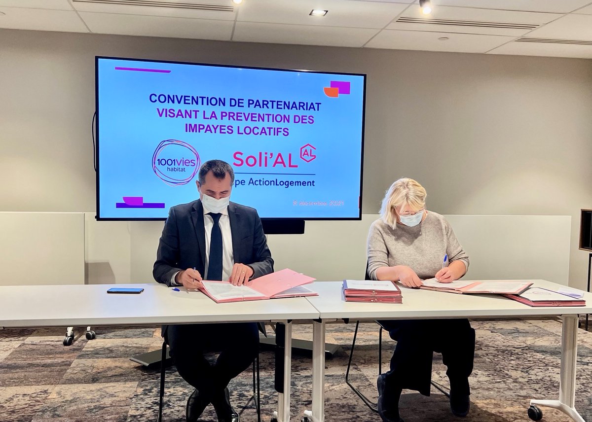 1001ViesHabitat's tweet photo. #1001Engagements | Fiers de signer une convention de #partenariat avec #SOLIAL ! L'association créée par @ActionLogement propose #AccompagnementSocial et #AideFinancière pour prévenir les impayés locatifs et maintenir dans leur logement des #locataires en difficultés économiques. https://t.co/kcO8uD0yk4