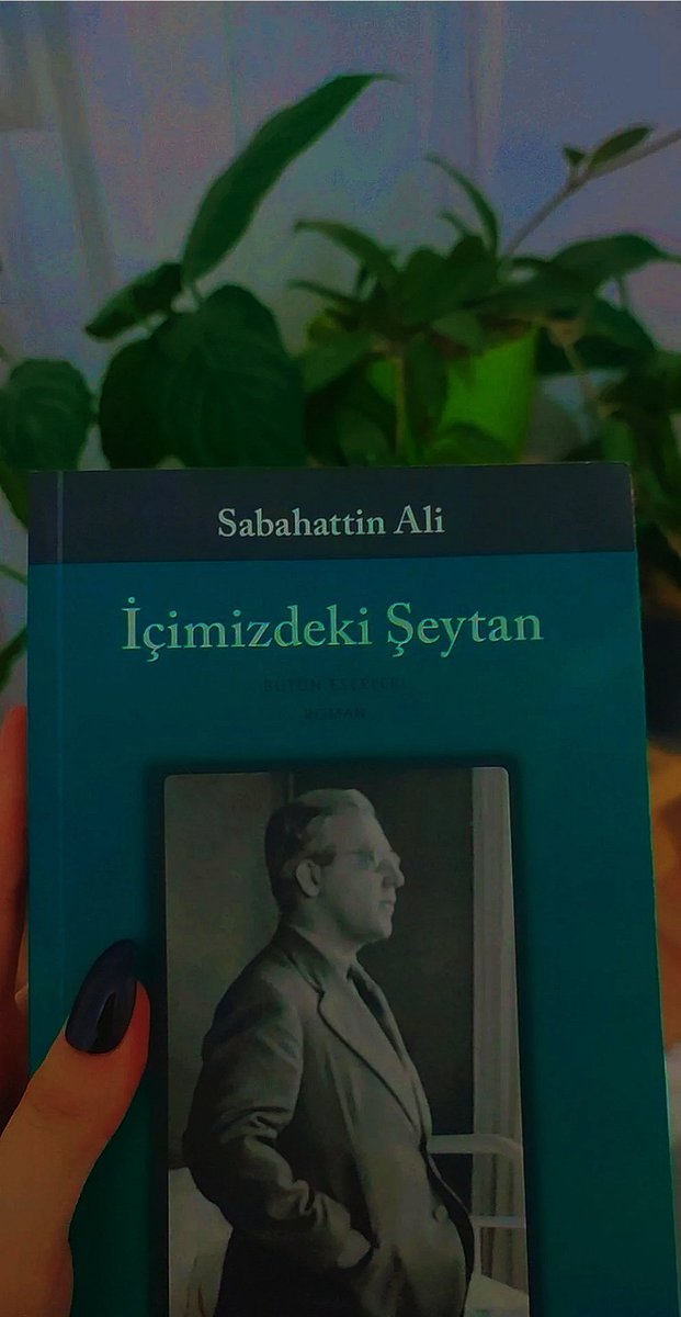“Etrafımız o kadar çirkefle dolu ki,temiz kalmak için bir tek çare kendi dünyamıza çekilmek ve muhitle,hic olmazsa manen alakamızı kesmektir!”