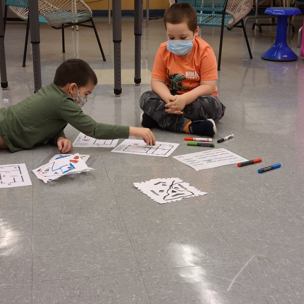 SMA_Mystic's tweet photo. Our primary students also got to code and play with our Ozobots yesterday! π @NLESDCA @msabbottsma @LaurenGregoryNL @nltatesic @mmelee5 @brilliant_labs #CodeWithTESIC #HourOfCode #HourofCode2021 #csedweek2021 #CSEdWeek https://t.co/brMnnrf0ex