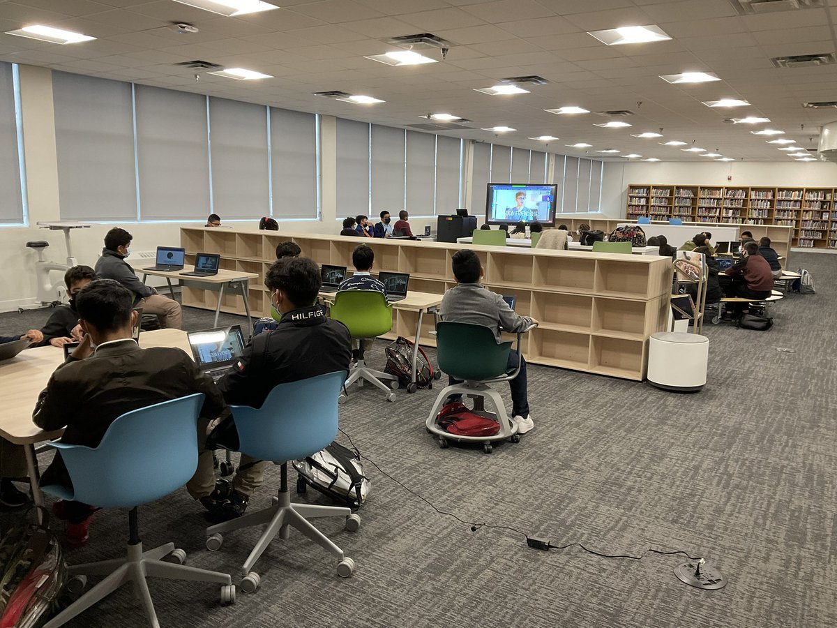 MsLibLady1876's tweet photo. Thank you @PDL_DallasISD for the #appyday sessions and helping our students understand social media. We learned a lot about the positives and negatives #FalconLibrary @DISD_Libraries @MarshallforDISD @DISDREO @BFMSFalcons @DallasISDMedia @THuittDISD https://t.co/RmYqiPt8C6