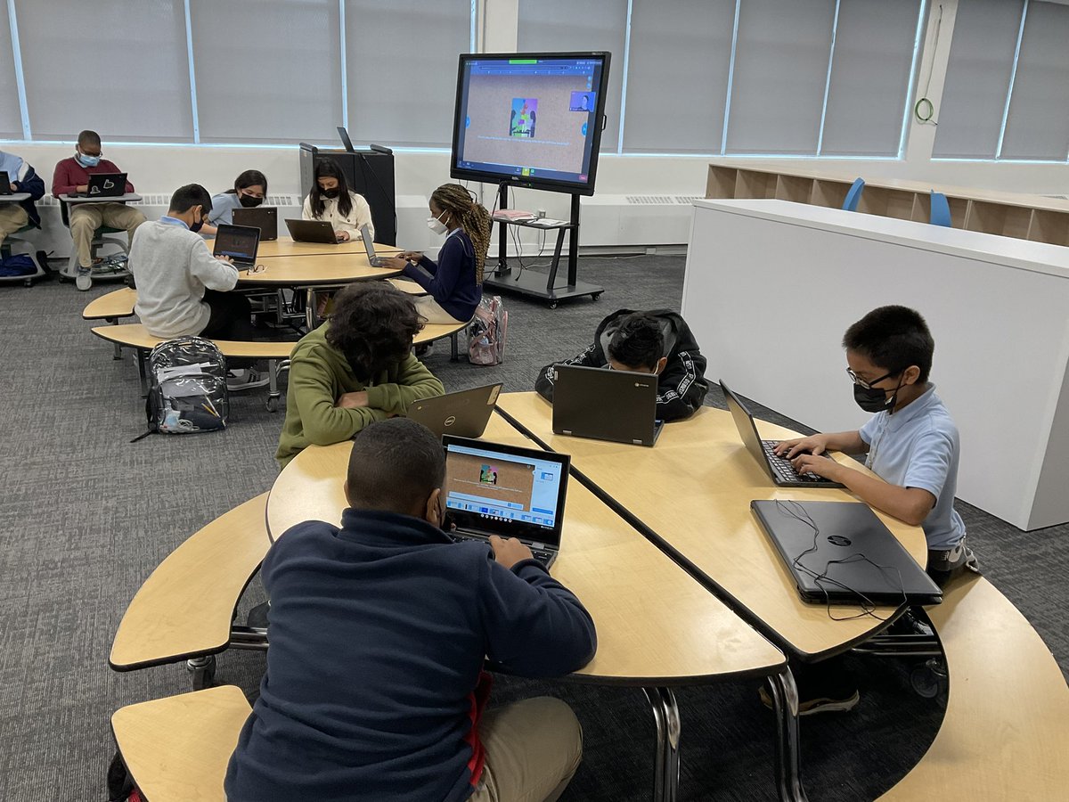 MsLibLady1876's tweet photo. Thank you @PDL_DallasISD for the #appyday sessions and helping our students understand social media. We learned a lot about the positives and negatives #FalconLibrary @DISD_Libraries @MarshallforDISD @DISDREO @BFMSFalcons @DallasISDMedia @THuittDISD https://t.co/RmYqiPt8C6