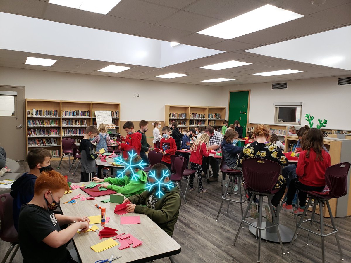 Mrs Daley Twitter Tweet: Celebrating winter with our Grade3 learning teams in our #learningcommons space. We applied our understanding of symmetry to solve a variety of challenges and to make ornaments. Some read, researched and coded. ✔student led conversation and learning. 😍 @JarvisJets @GEDSB https://t.co/AJsRieYq9h