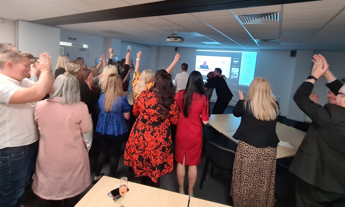 Well done <a href="/StaffsChambers/">Staffordshire Chambers of Commerce</a> #Chamberawards <a href="/britishchambers/">BCC</a> Chamber of the Year!! @SCCI_Sara