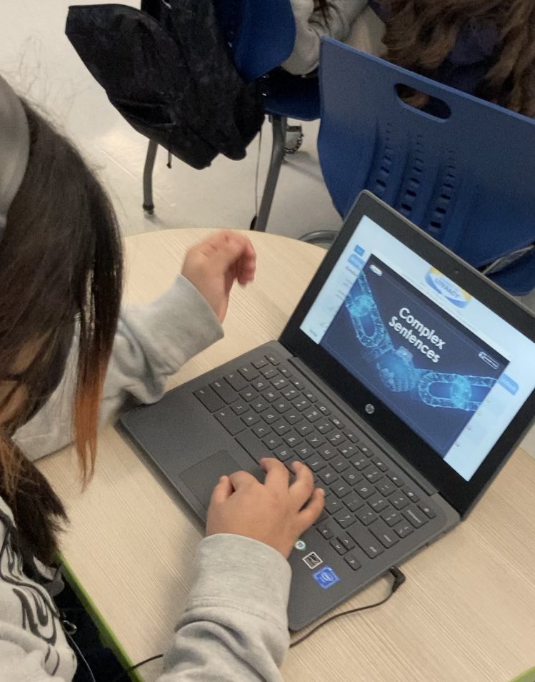 dannyB_WOTS3's tweet photo. Reading and Writing Skills are underway in #7thGrade @Del_Valle_MS with @summit_k12 #CEL_TEAM IS HERE! #OFOD #Sheltered #EBnation 👨🏻‍💻👩‍💻👩🏻‍💻@monroy_travis https://t.co/8s0bqzjW9a