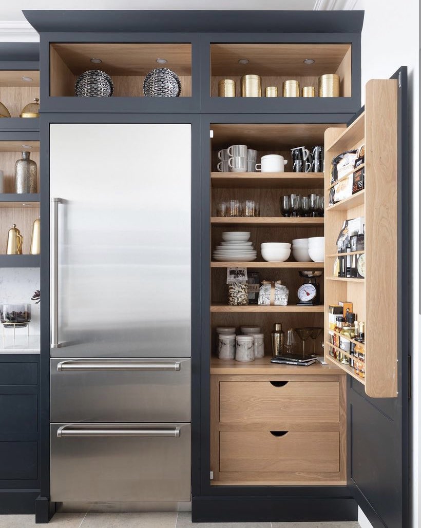 SubZeroWolfUK's tweet photo. The Sub Zero 762mm wide ICBIT-30CIID Refrigerator/Freezer Combination Unit. #SubZeroWolf https://t.co/zukAJTJUut
