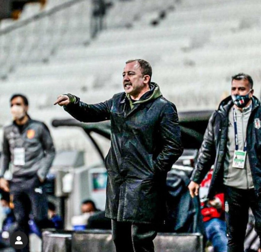baharr_kilic's tweet photo. Kayseri maçında Sergen Yalçın diye bağıralım geri gelsin sahip çıkalım hocamıza rakipler bütçeleri iyi olduğu halde gerilerde iken, parasız pulsuz 13 kişi ile 2 kupa kaldıran Adam'a #SergenYalçın denir      
    🦅🦅🏆🏆⚽️ https://t.co/6WwVFtSrfI
