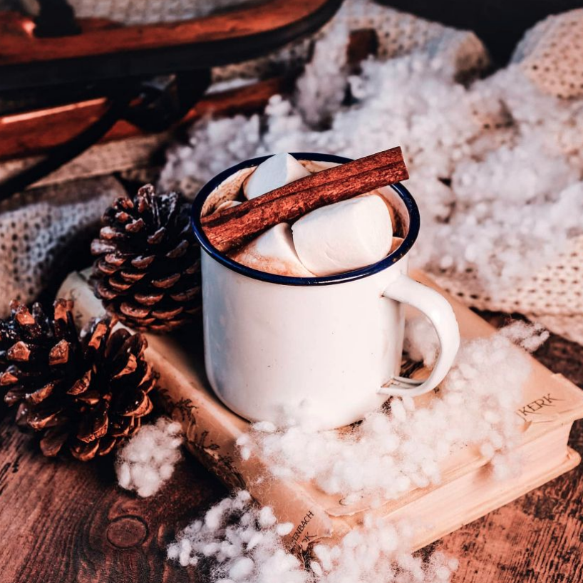 Mangaroca_es's tweet photo. Indiscutible: las noches navideñas nunca antes habían tenido un calor tan veraniego como ahora. ¡Disfruta el incomparable sabor de @Mangaroca_es! 🌲🥥  #thekissofthecoconut #christmastime https://t.co/aoqYsLY7Th