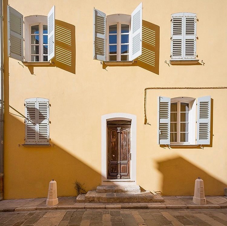 sttropezhouse's tweet photo. There's something about the way the winter light bounces off the buildings in St Tropez that's truly magical. What is your favourite thing about winter in the South of France?

Photo by @marineonthemove https://t.co/ysgDFSmBWA