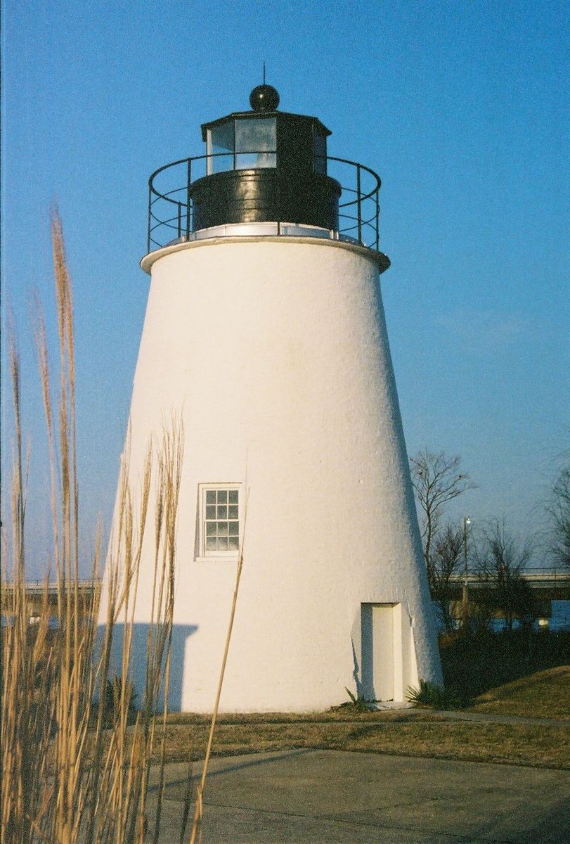 PineyPtLHMuseum's tweet photo. #TBT: Check out this beautiful pic of the lighthouse tower from 16 years ago in 2005. https://t.co/9ipGhYcTE9