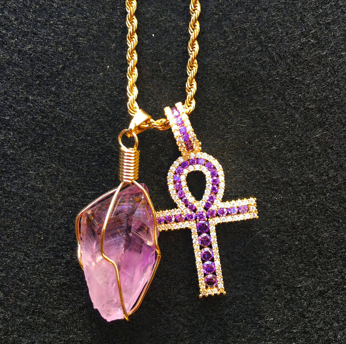 CalmDeion's tweet photo. These necklaces are powerful. ✨ https://t.co/QaZYMFAwCy