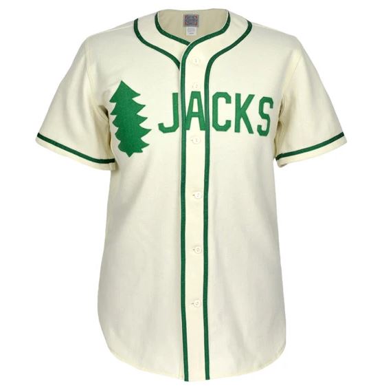 EbbetsVintage's tweet photo. TIMBER!!!!! That's future 2X MLB Manager of the Year "Trader Jack" McKeon in his first season at the helm for the 1956 Missoula Timberjacks. 

Get Jacked Up with a Christmas favorite here: https://t.co/g27iTfAjti

#ChristmasTree #Evergreen #ebbetsfieldflannels #ebbetsvintage https://t.co/mwBWv9dwFR