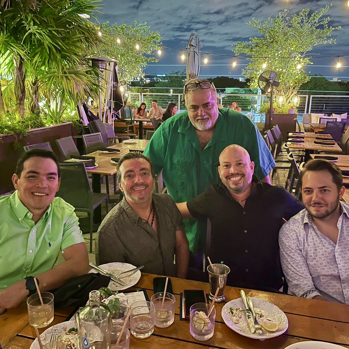 pegasus_dallas's tweet photo. Happy Holidays from the Miami office!๐
๐ Our Miami team gathered for their Annual Holiday Party to enjoy a nice dinner and play a White Elephant and raffle game. #holidayparty #miami #pegasuslogistics #family #thedifferenceisfun https://t.co/mYbozQ0NVF