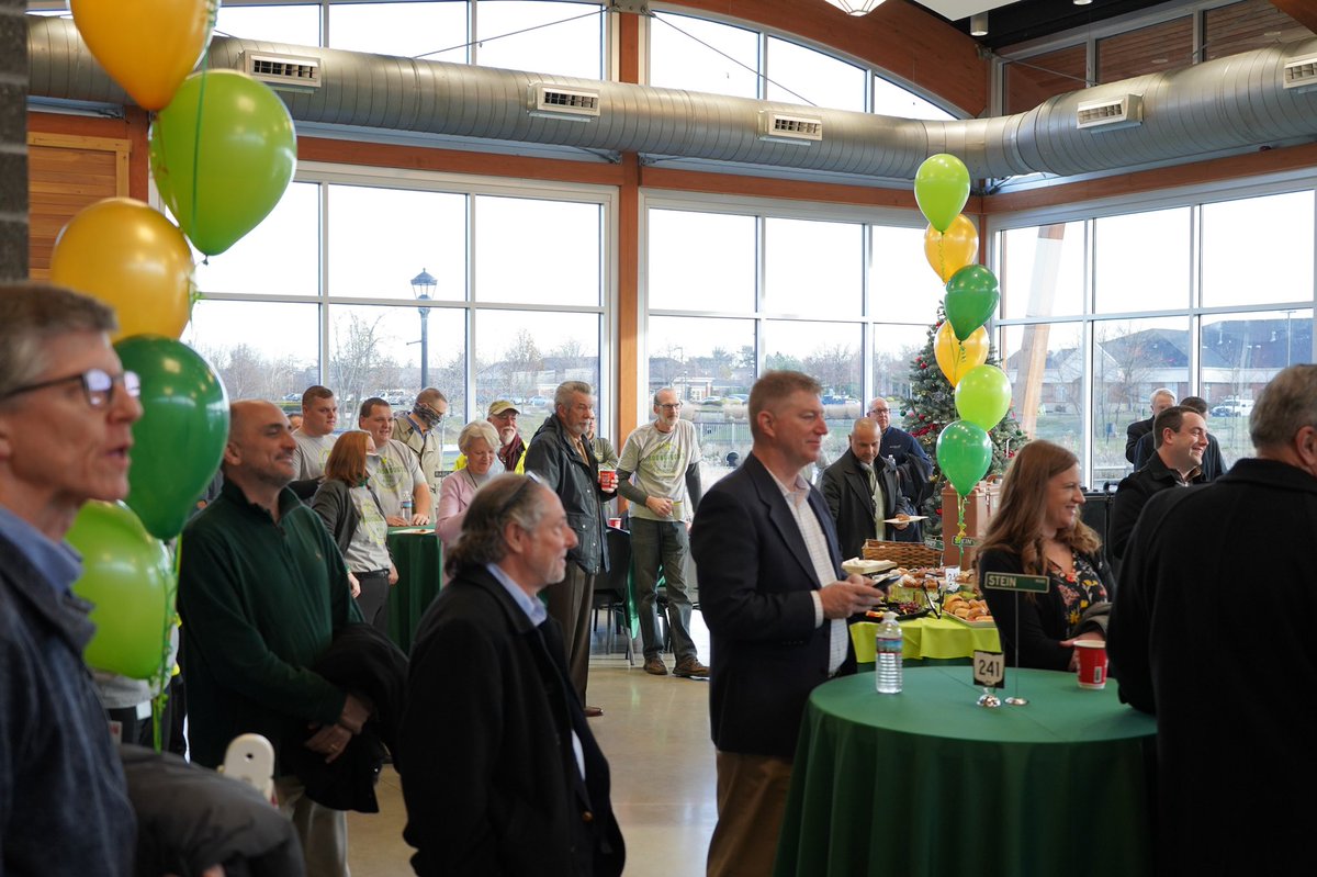 RickRebadow's tweet photo. #businessleaders #communityleadership @cityofgreen @CAKairport recently gathered to acknowledge/creatively celebrate the successful completion of the Massillon Road North Corridor Project. @CAM_Incorp values these types of #publicprivatepartnerships https://t.co/WSKmBUkqA8