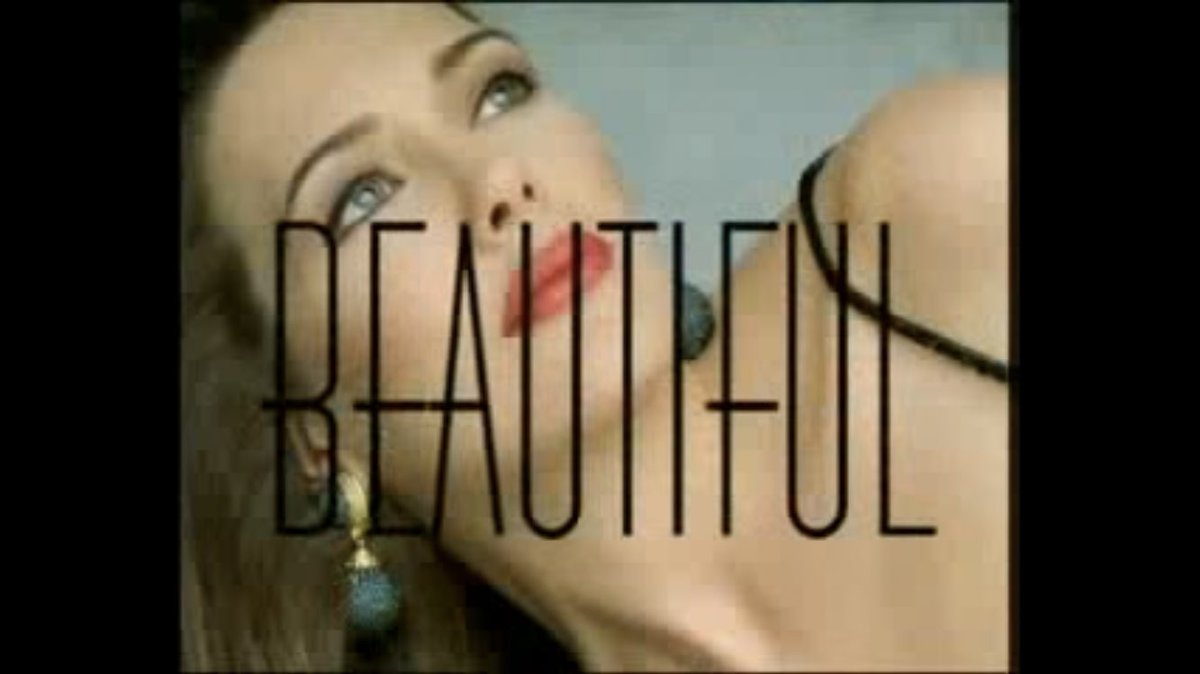 MattHanvey's tweet photo. Tomorrow a new chapter of #BoldandBeautiful begins, &amp; as we look forward to the future with excitement, we also celebrate the past.

For 3 decades, Hunter Tylo brought Bill Bell’s Dr. Taylor Hamilton-Hayes to life &amp; created one of the most iconic characters in soap opera history. https://t.co/kLsYhKAE6y
