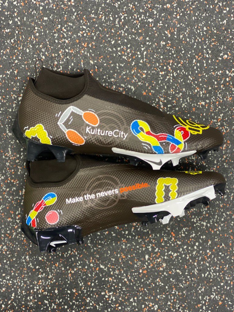 DWilkins21's tweet photo. Loving my man @5mackwilson1 #cleatsforacause @nfl shoes in support of @kulturecity https://t.co/56atDNamuH