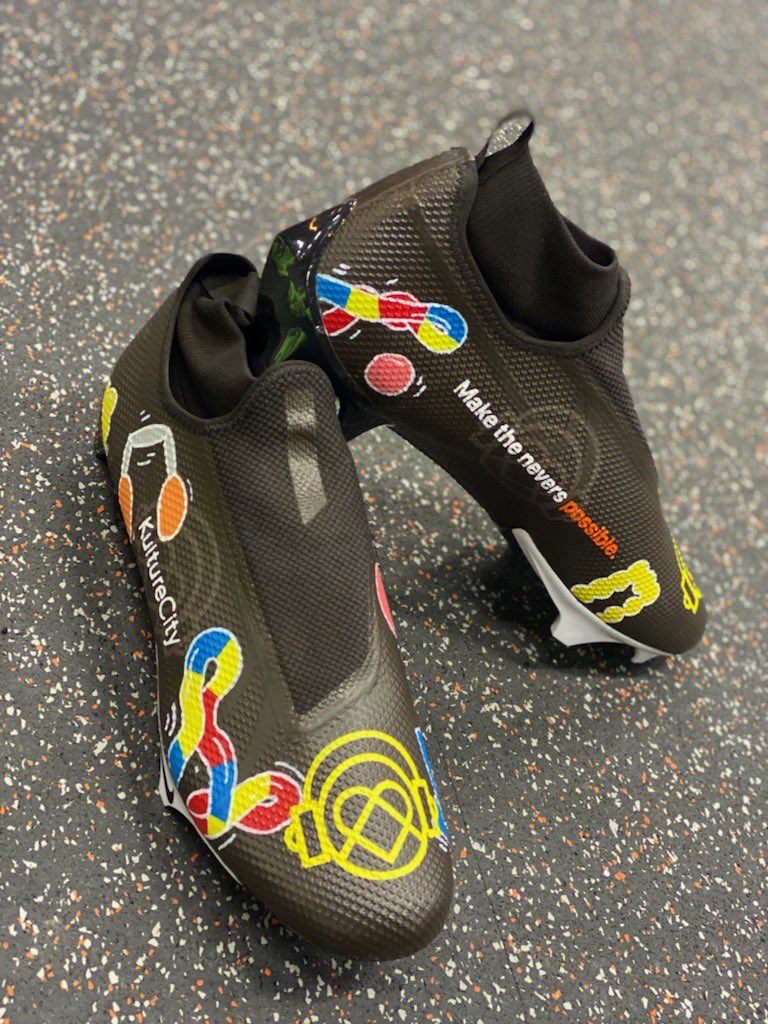 DWilkins21's tweet photo. Loving my man @5mackwilson1 #cleatsforacause @nfl shoes in support of @kulturecity https://t.co/56atDNamuH