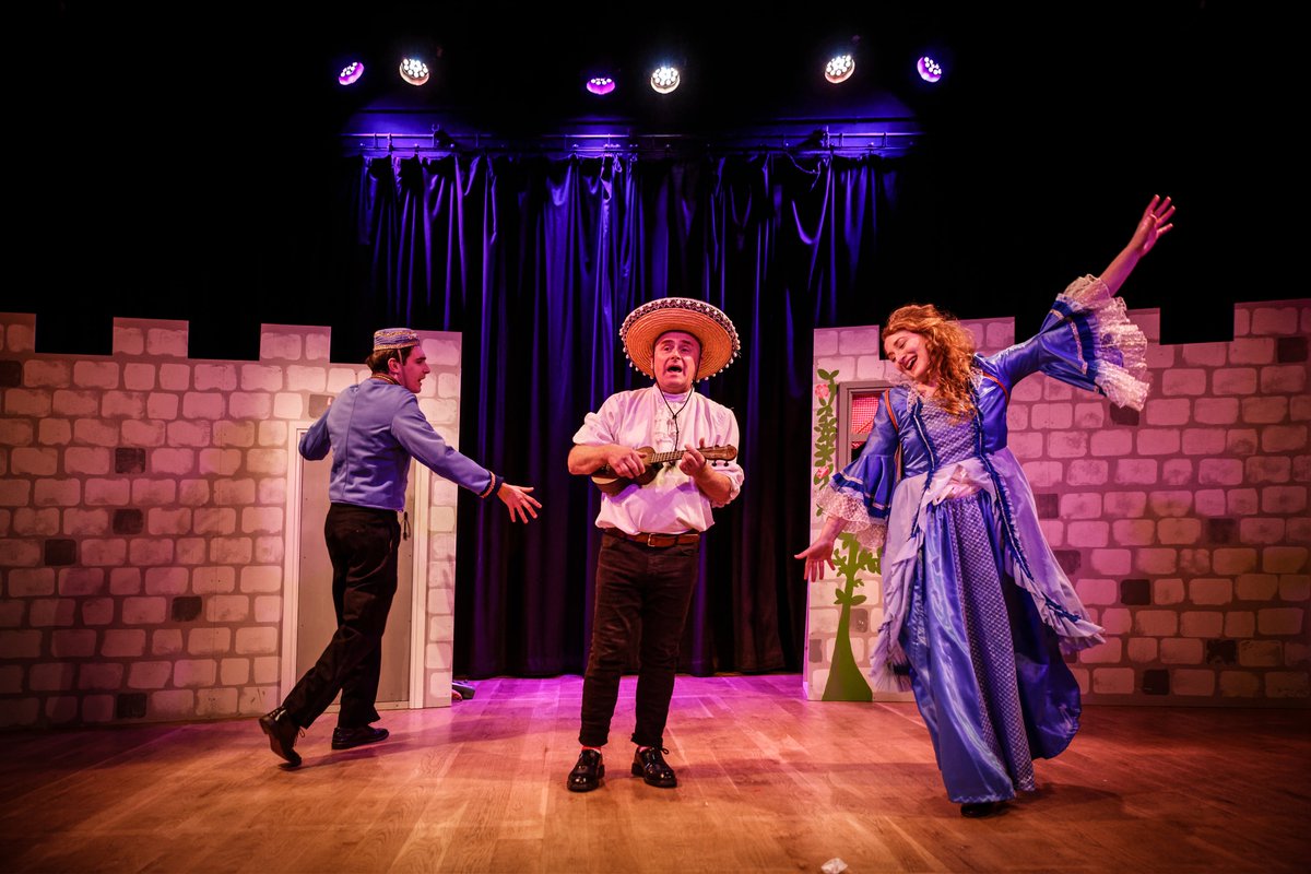 We did it ! 
We made a Panto!!!
The best Panto ever made.... Some may say...

A @NaturalTheatre production

Opening tonight @RondoTheatre 

Yippie !!