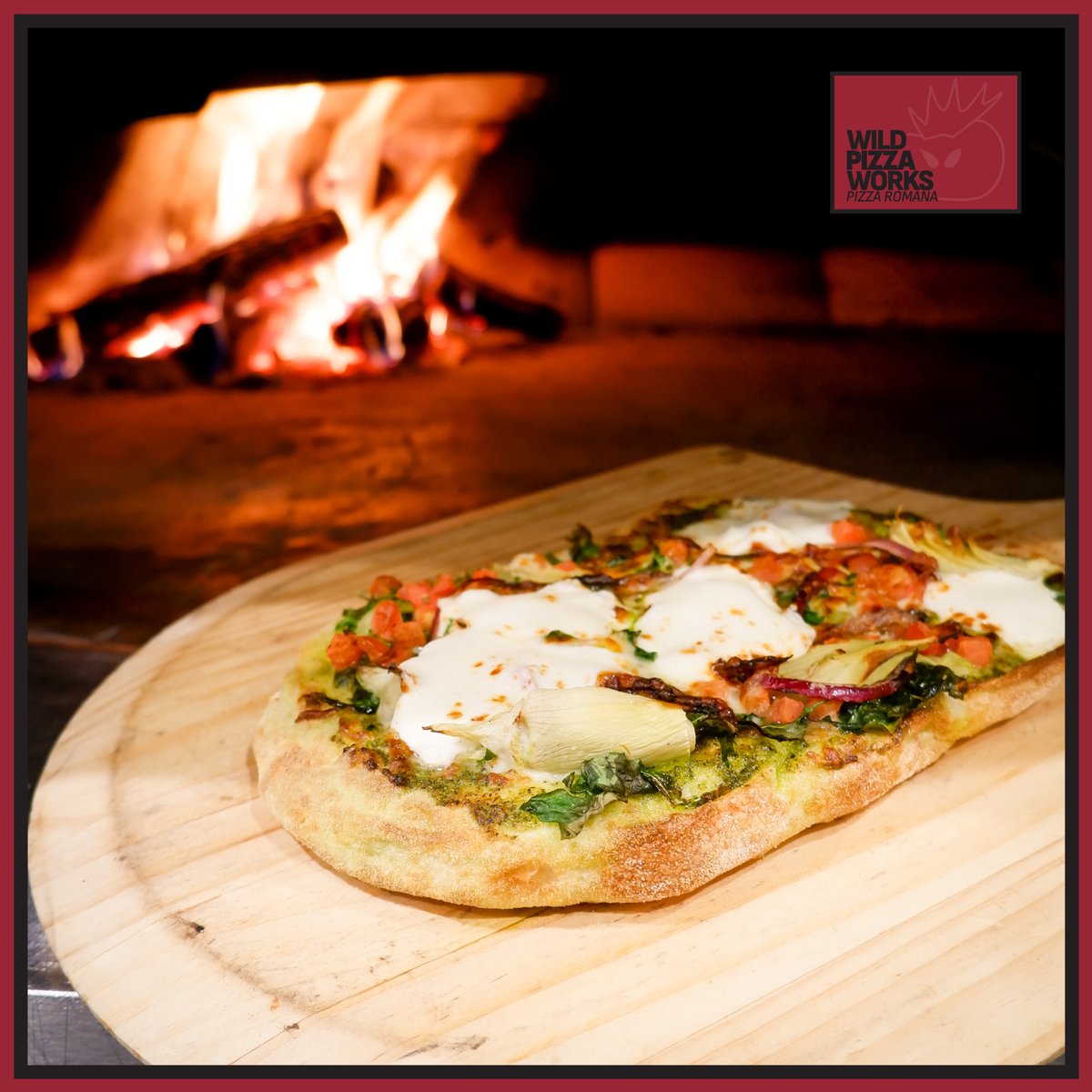 Meatless Sunday! 🔥
Bel Giardino 🍕// Arugula, artichoke hearts, tomato, red onion, fresh mozzarella over a pesto base.