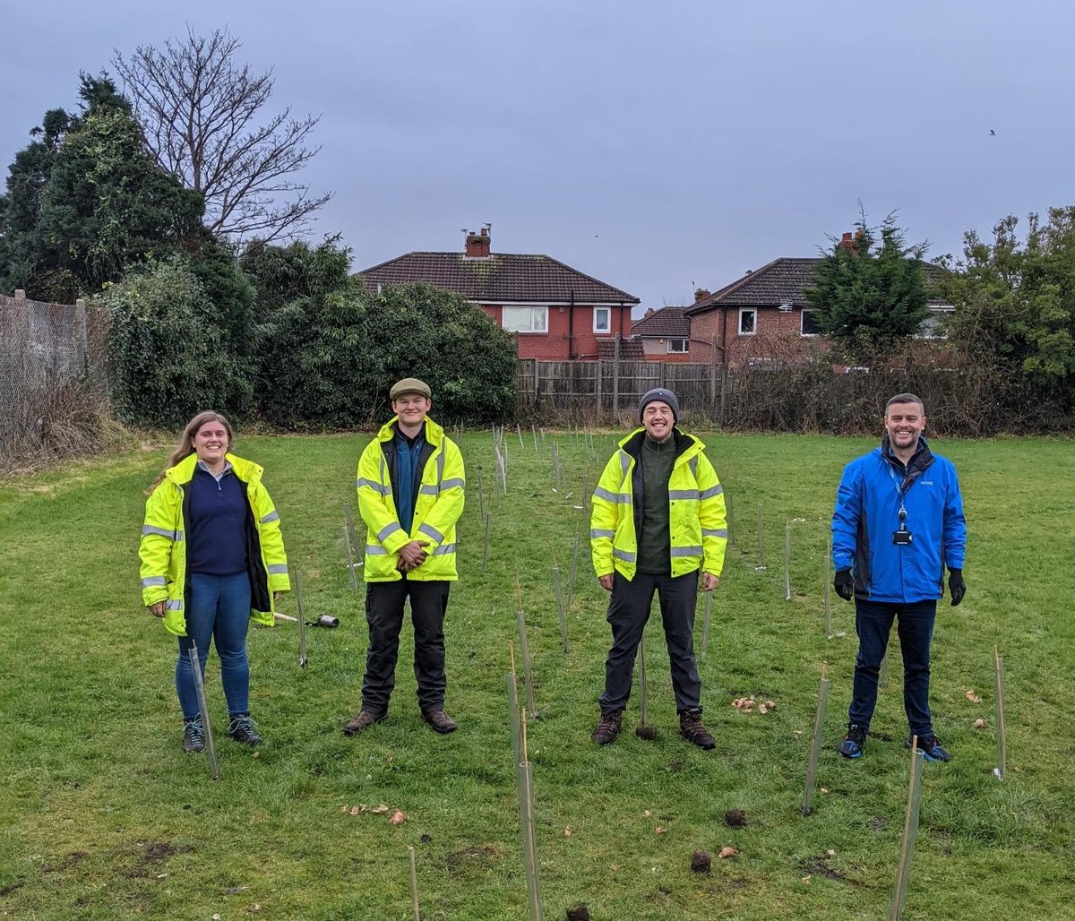 weareurbangreen's tweet photo. Our arboriculture team were out planting trees and bulbs in Southport this afternoon alongside @sovinigroup @ovhousing supporting The High Park Project organised by @BrighterL

#socialvalue #communityimpact #communitysupport #givingbacktothecommunity #community https://t.co/ZOOlItzXxg